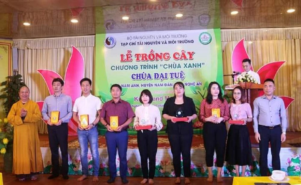 Nghệ An: Tổ chức lễ trồng cây chương trình “Chùa xanh” tại chùa Đại Tuệ