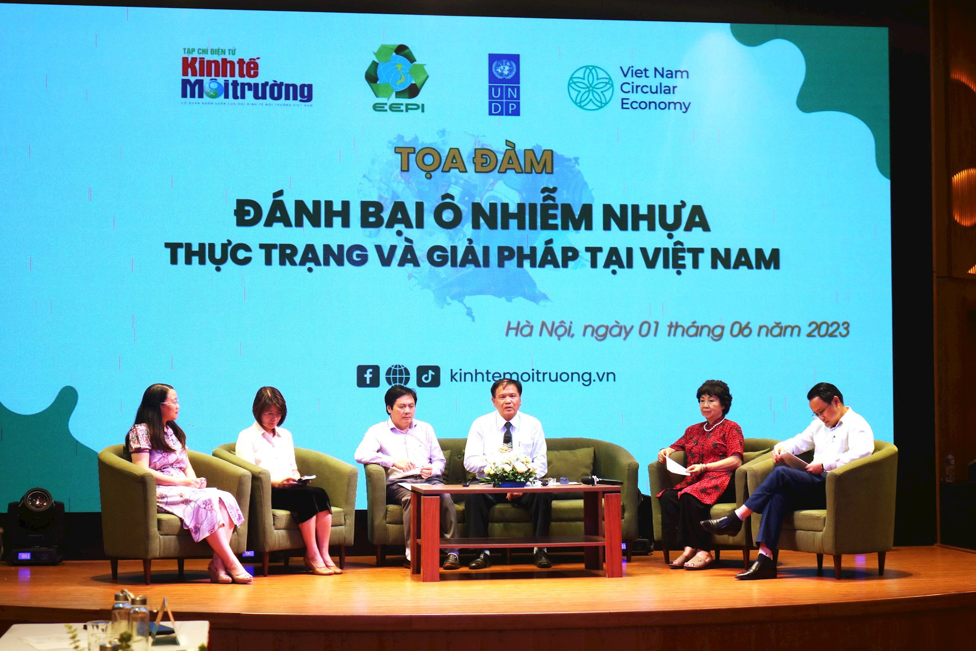 Nhiều giải pháp mới trong xử lý, tái chế nhựa