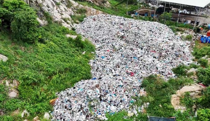 Giám đốc ở TP HCM bị bắt vì đổ 600 tấn rác ra môi trường